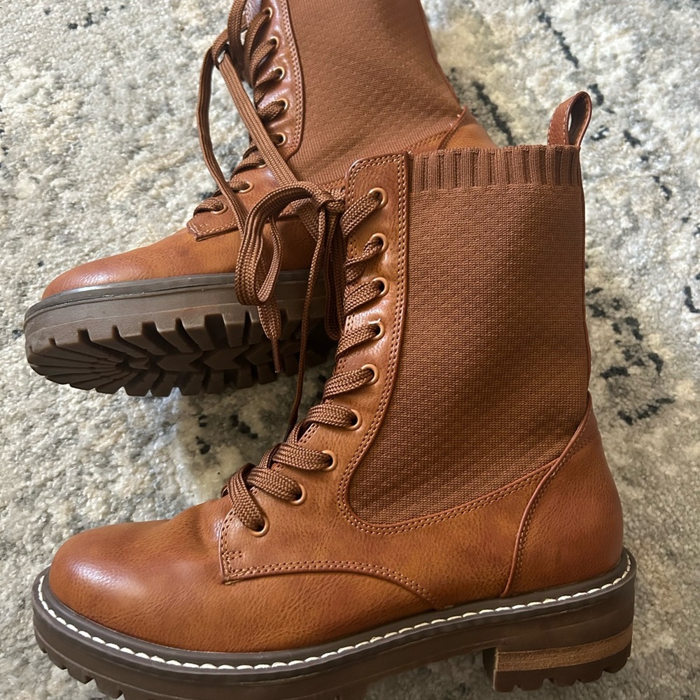 Yellow box Akie Brown Leather Lace Boots 7.5